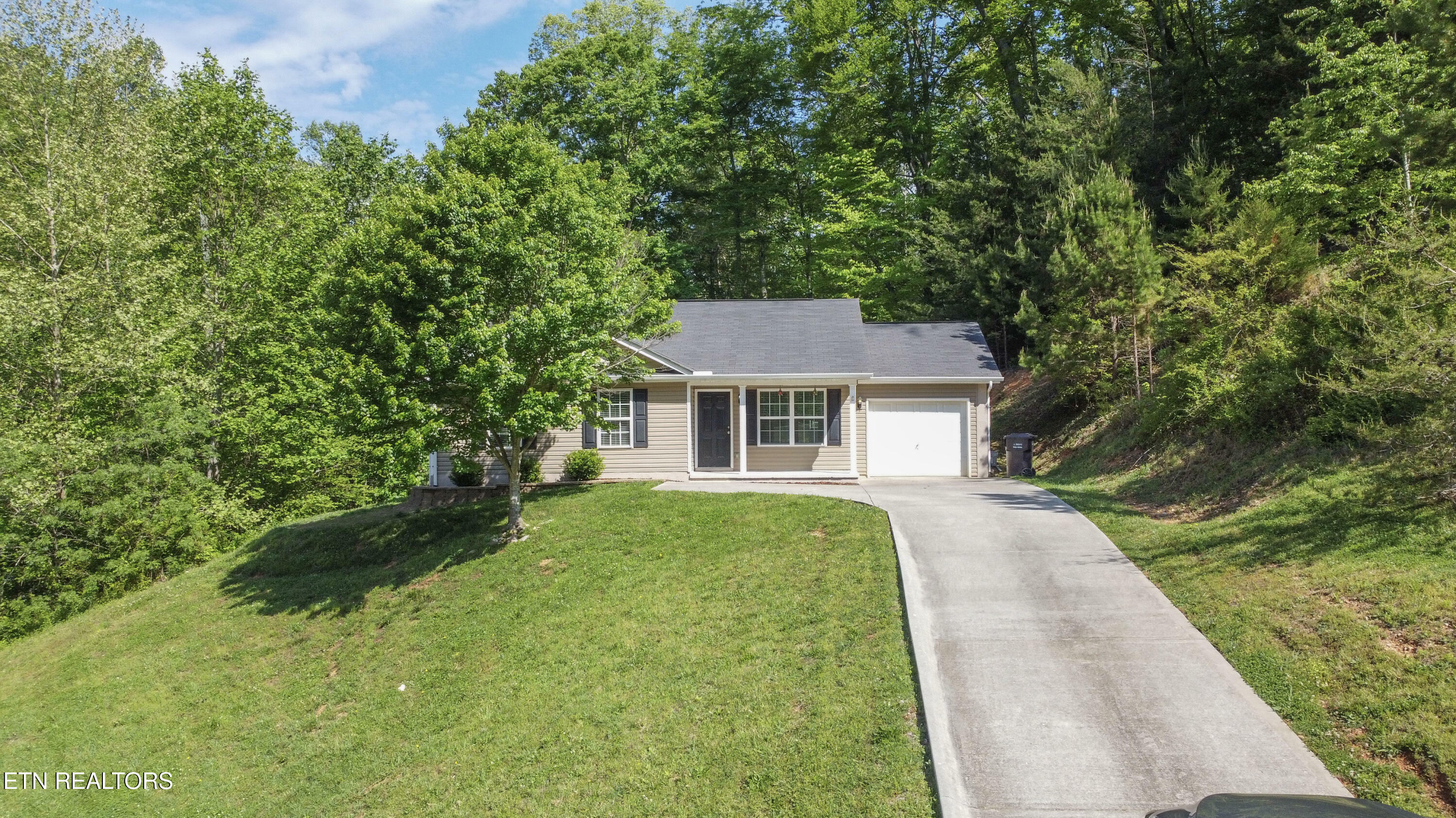 Property Photo: 432 Dogwood Glen Lane TN 37849