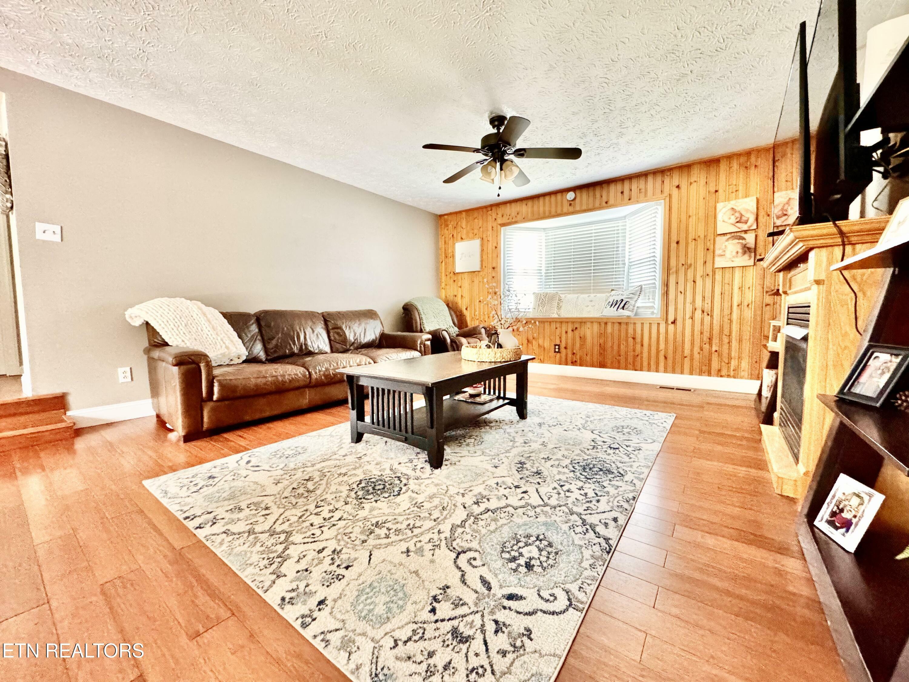 Property Photo: 104 Knox St TN 37825