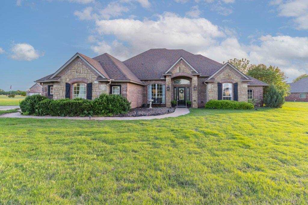 Property Photo: 109 NE Meadow Ln OK 73538