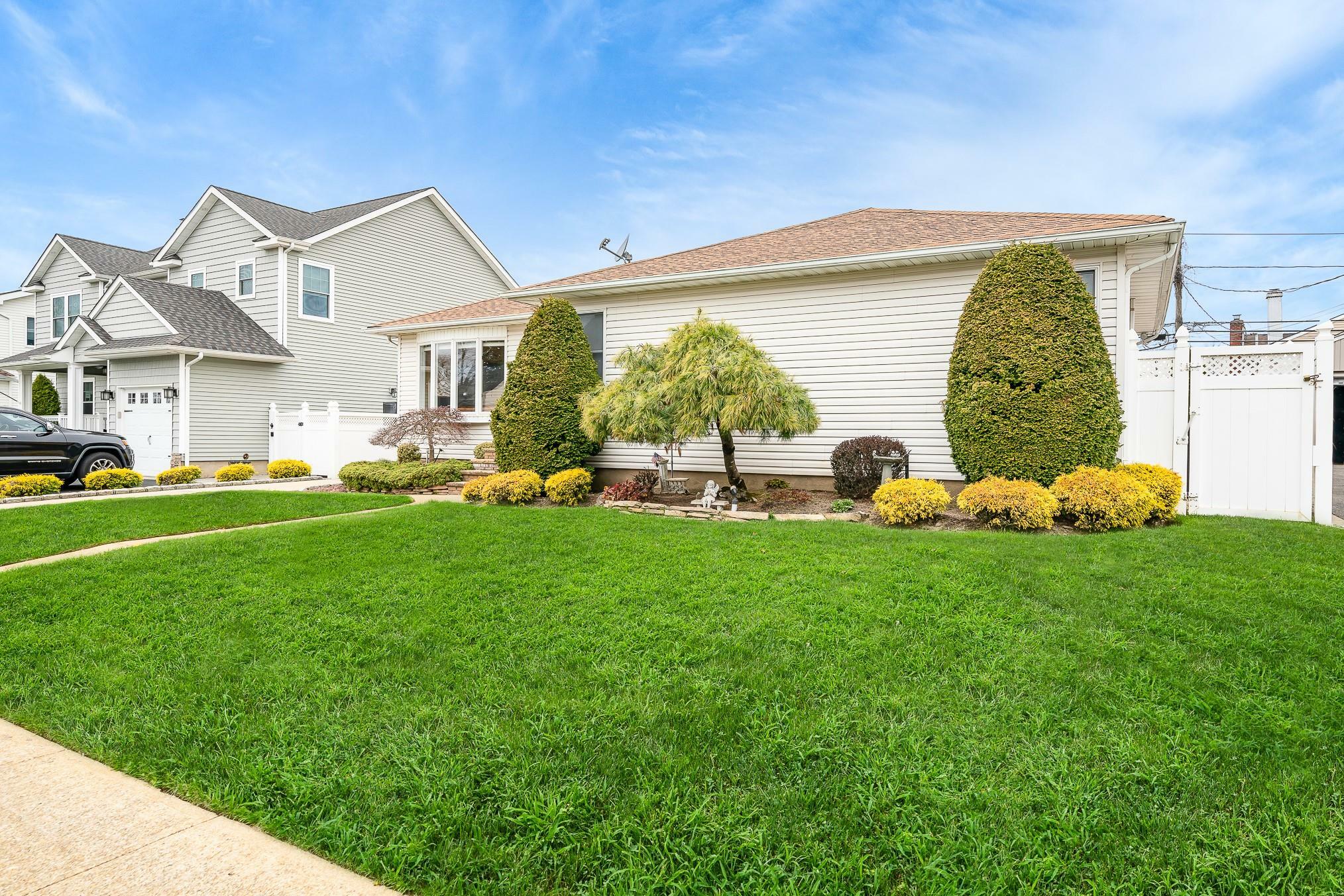 Property Photo: 3609 Woodward Avenue NY 11783
