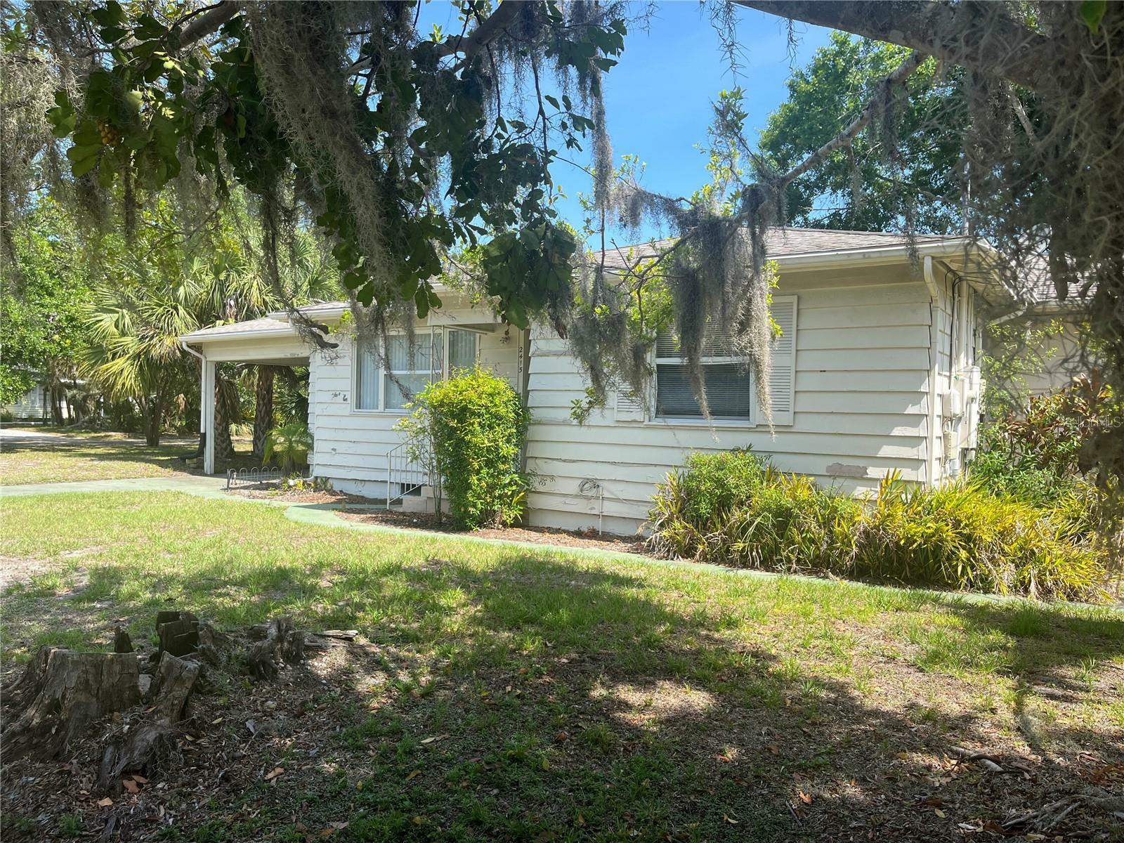 Property Photo: 2415 Pelican Drive FL 34237
