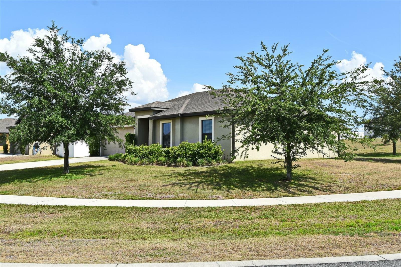 Property Photo: 35734 Rose Moss Avenue FL 34788