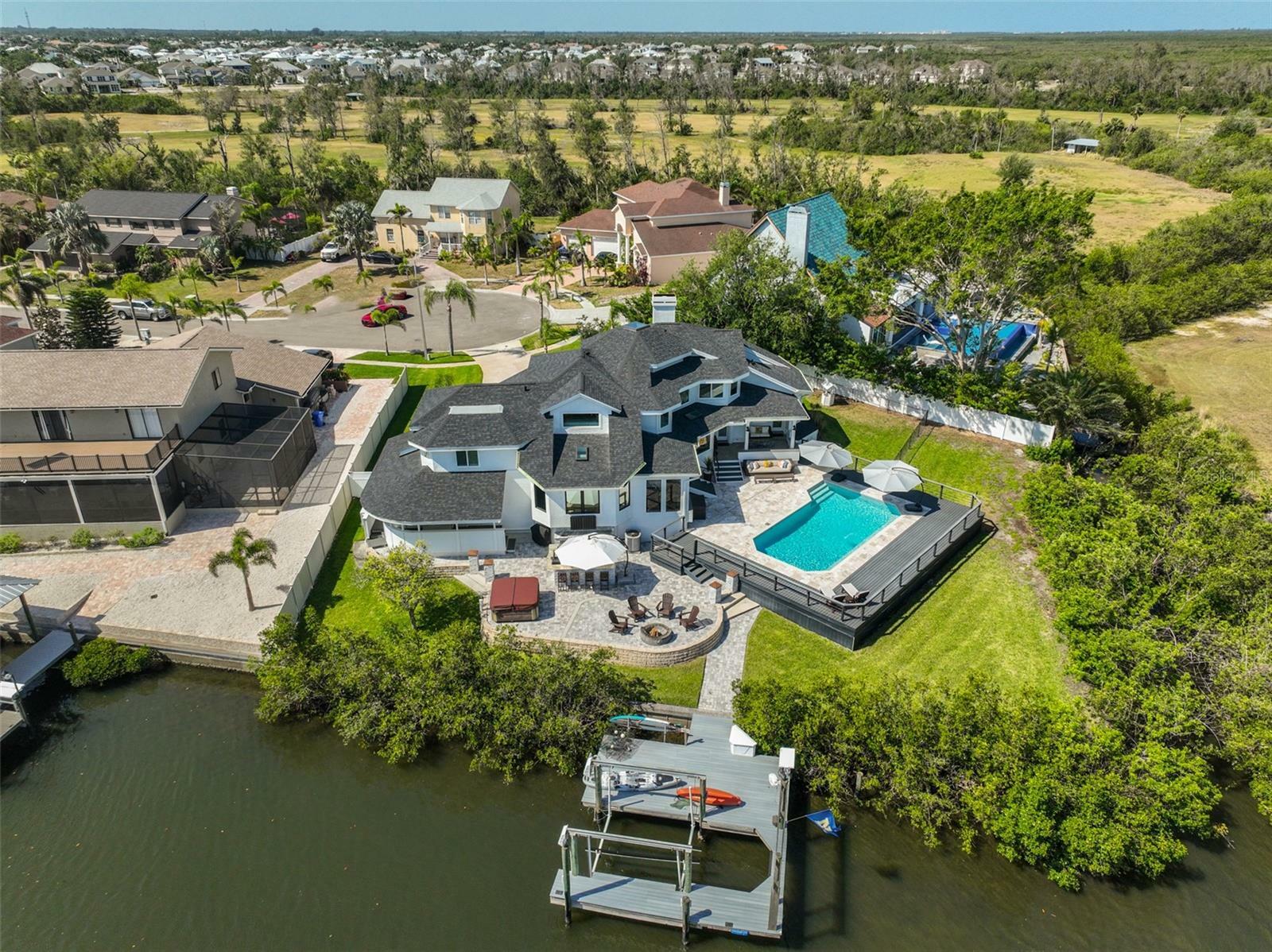 Property Photo: 945 Bunker View Drive FL 33572