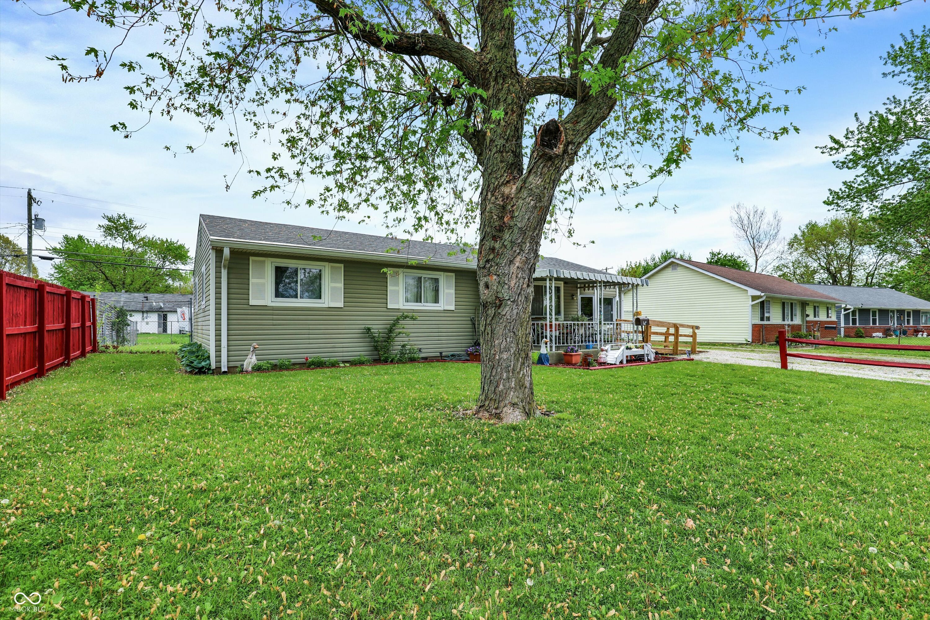 Property Photo:  126 Brunswick Drive  IN 46143 