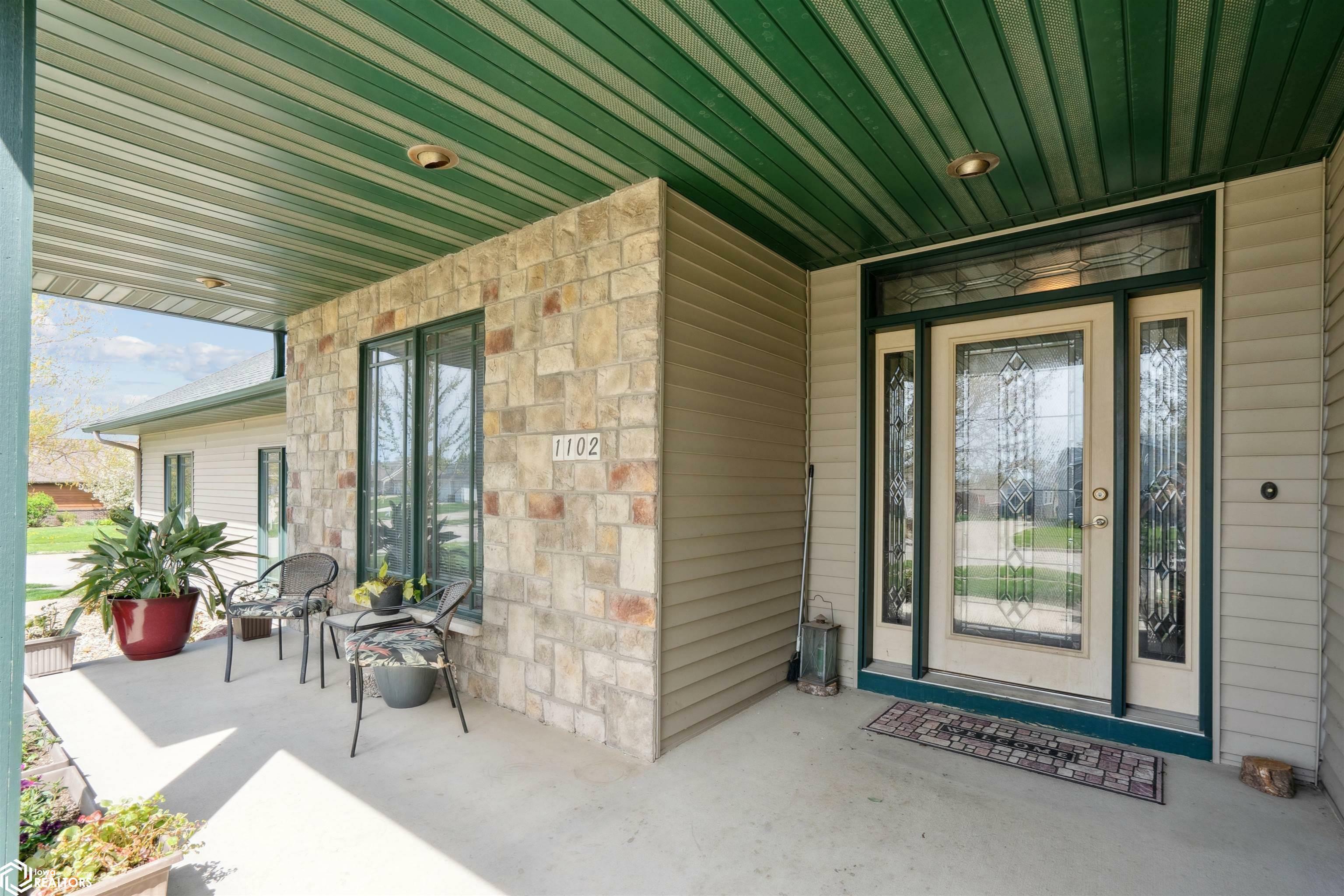 Property Photo: 1102 Benjamin Drive IA 50158