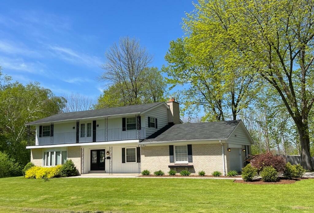 13349 N Lakewood Dr  Mequon WI 53097 photo