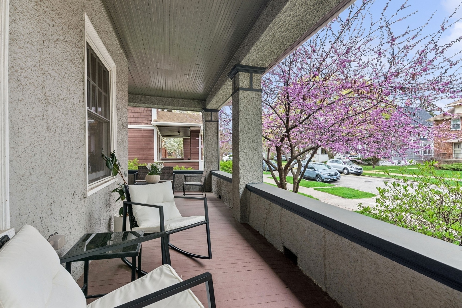 Property Photo: 4038 W Warwick Avenue IL 60641