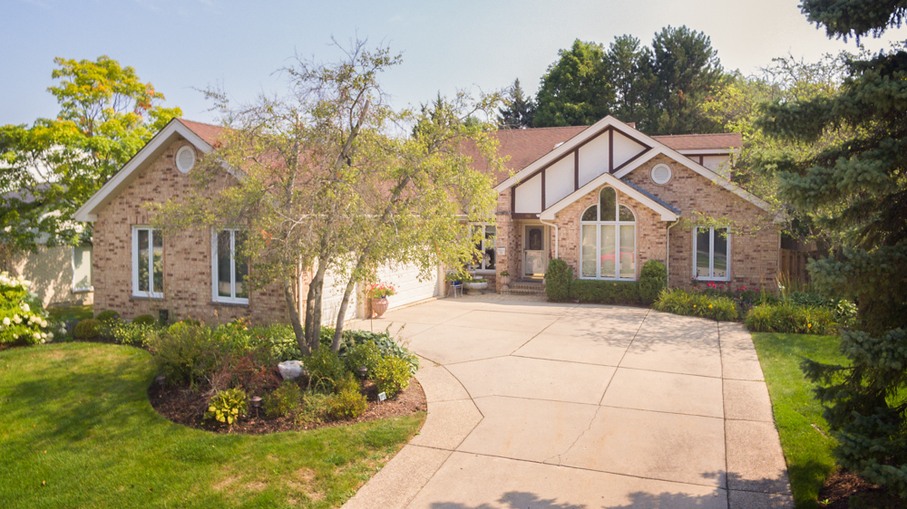 Property Photo: 1911 Franklin Drive IL 60026