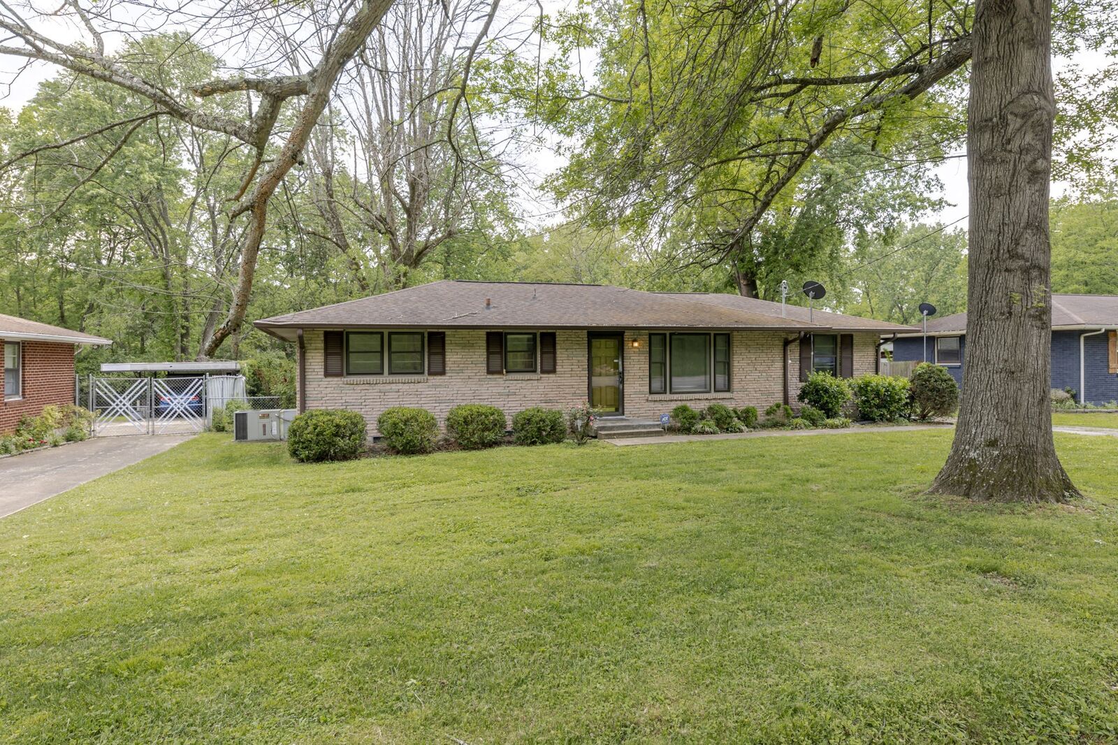 Property Photo:  3107 Lakeland Dr  TN 37214 