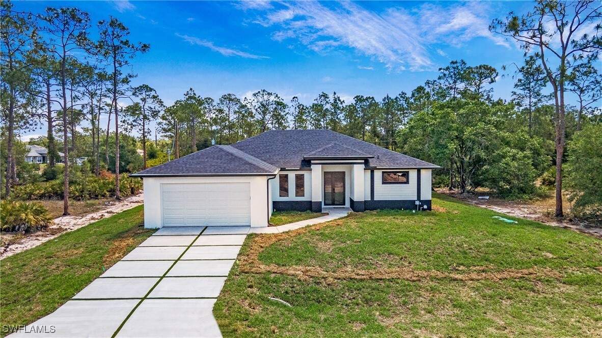 Property Photo:  1420 Poinsettia Avenue  FL 33972 
