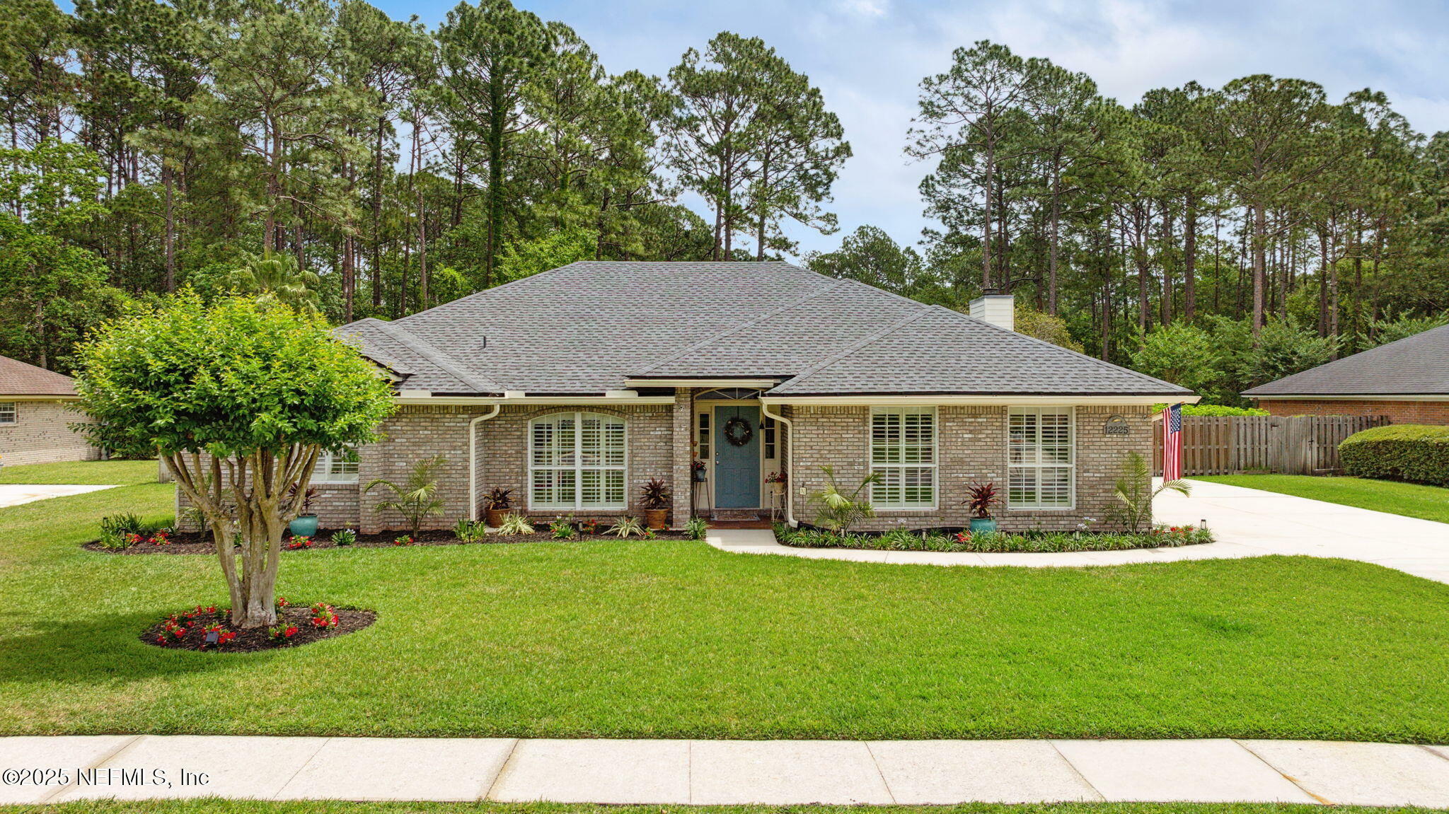 Property Photo: 12225 Reedpond Drive E FL 32223