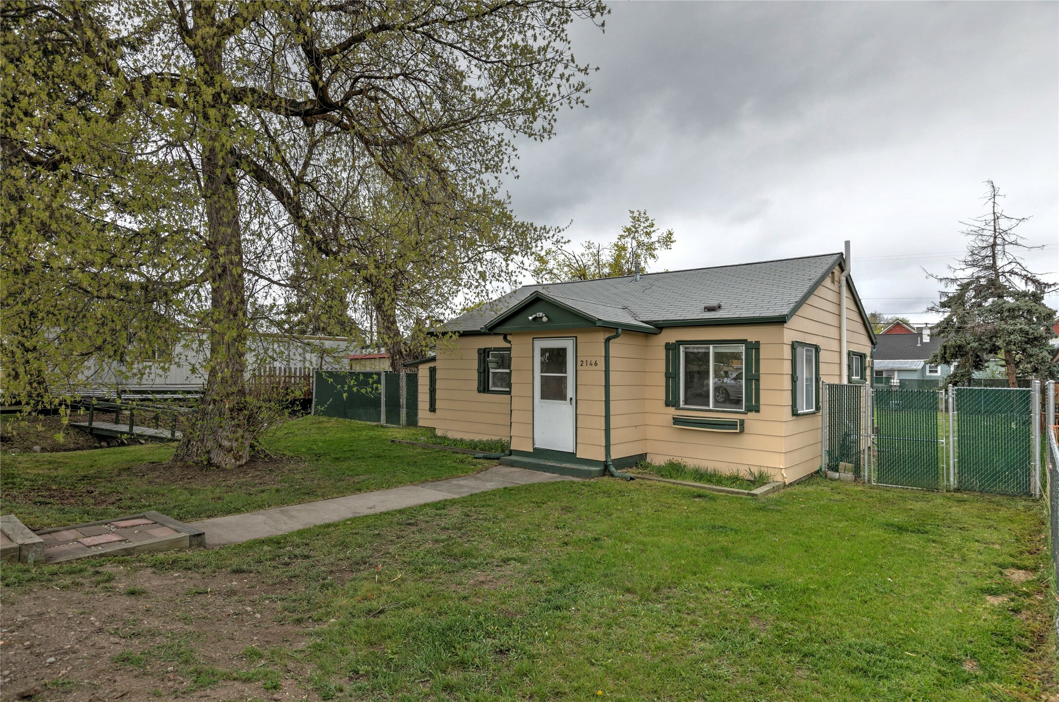 Property Photo: 2146 W Central Avenue MT 59801