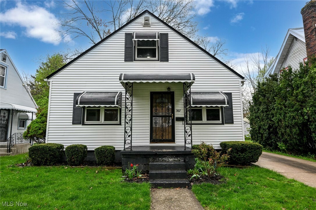 Property Photo: 967 Valdes Avenue OH 44320