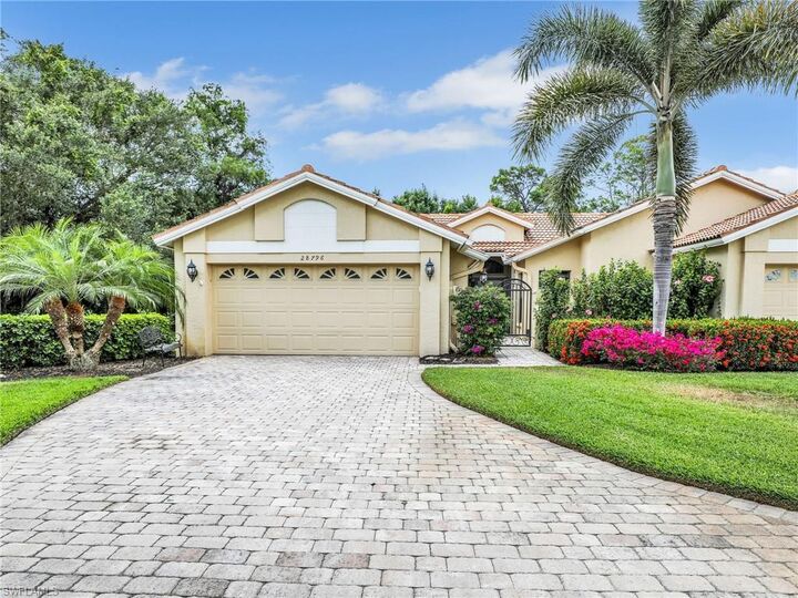 Property Photo: 28796 Hunters Ct FL 34135
