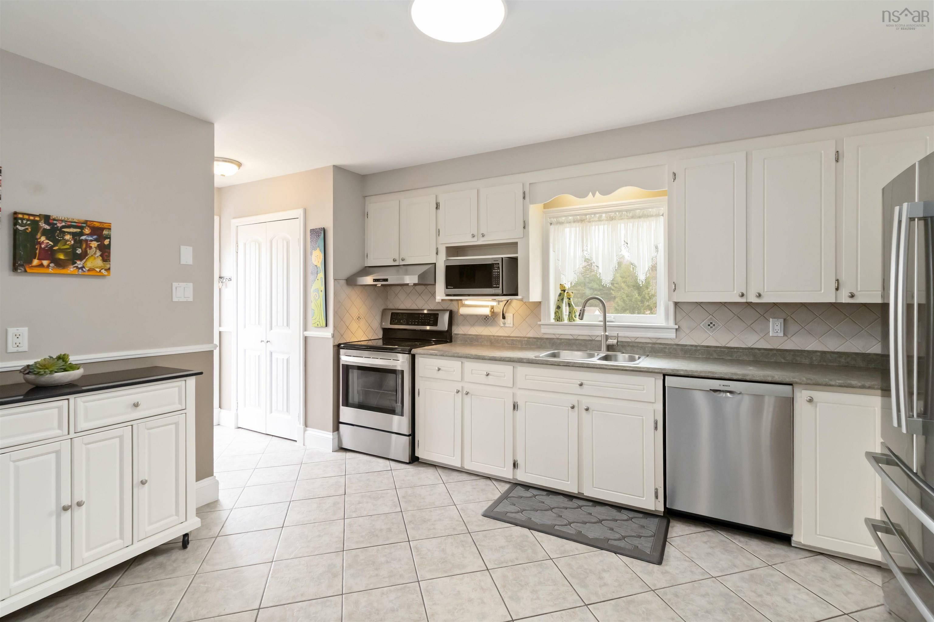 Property Photo:  77 Wildwood Boulevard  NS B2W 2L9 