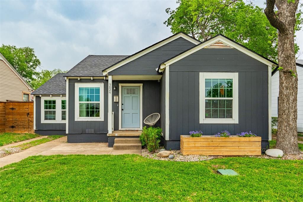 Property Photo:  5024 Curzon Avenue  TX 76107 