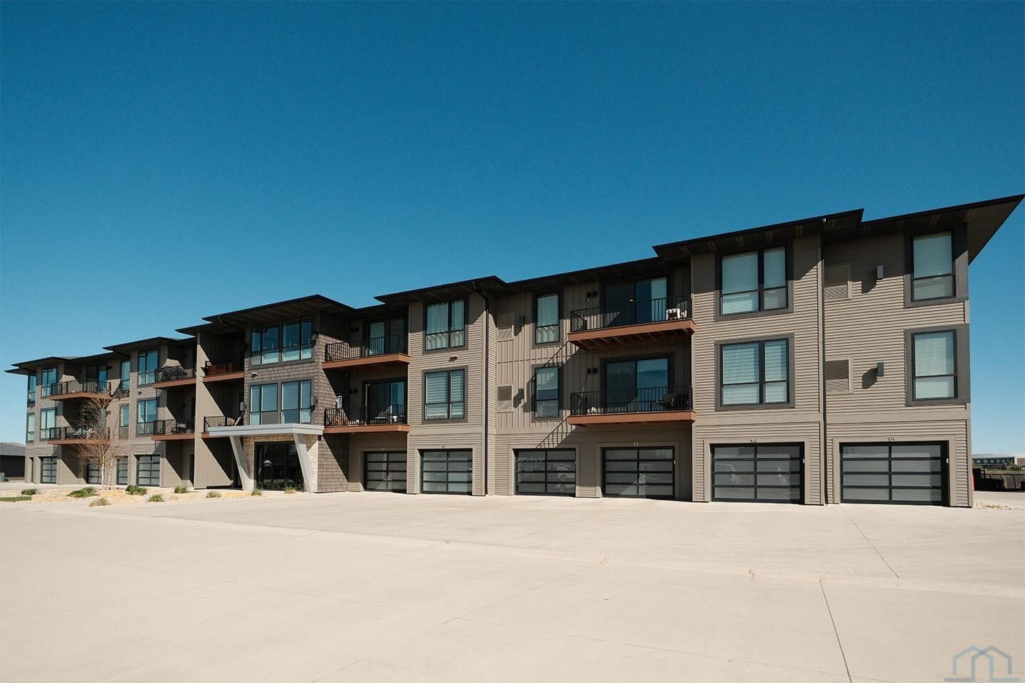 Property Photo: 1351 13th Ave SE, Unit #308 IA 51250