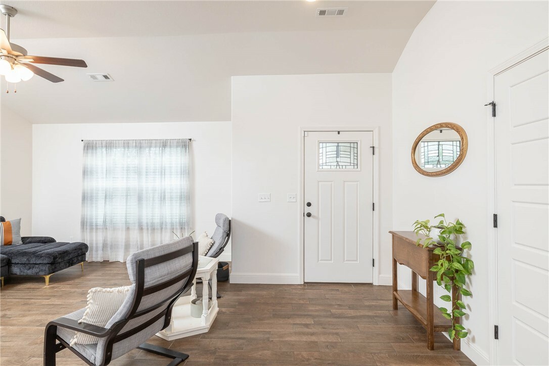 Property Photo:  2006 Eagle Drive  MO 64850 
