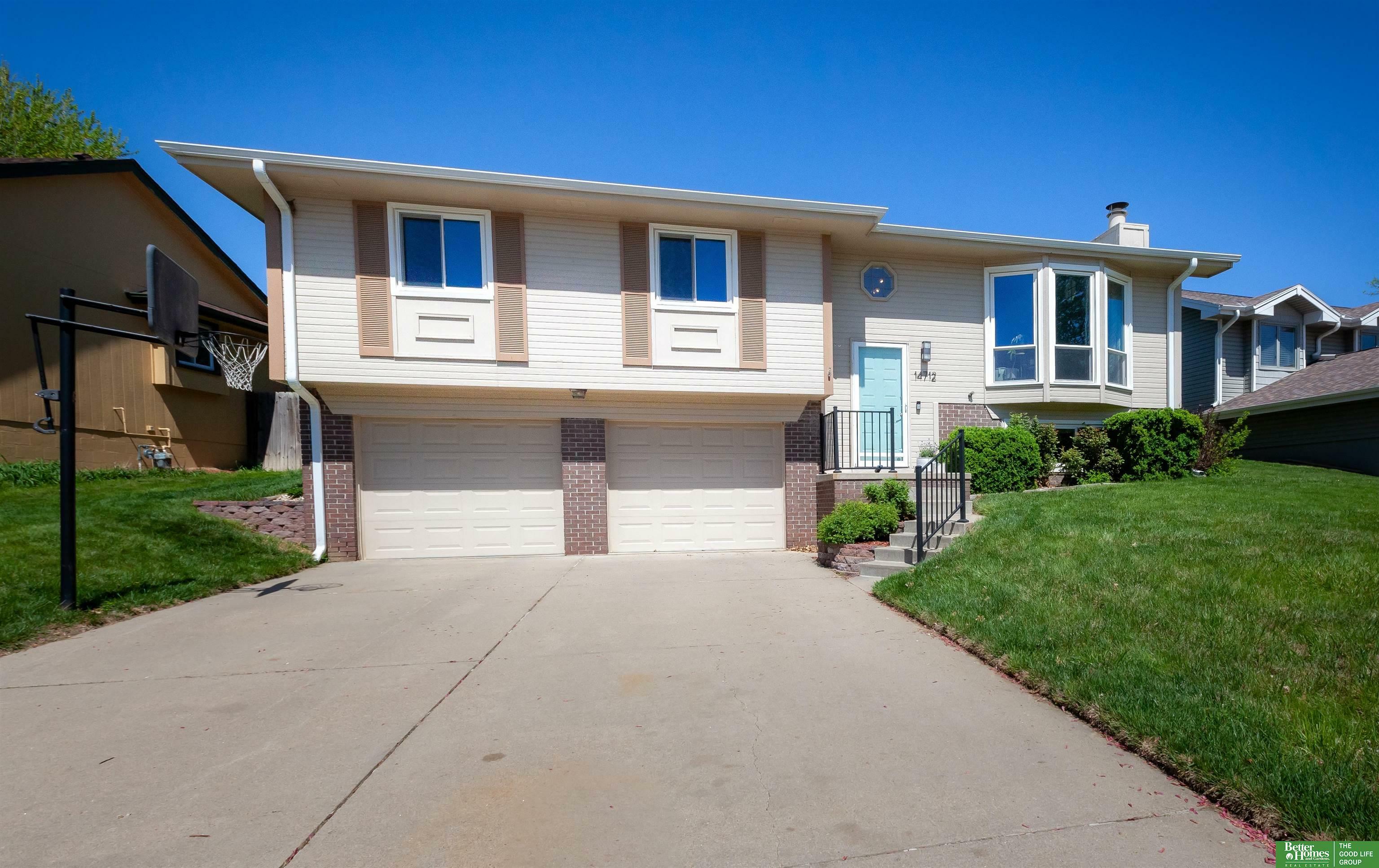 Property Photo: 14712 Hascall Street NE 68144
