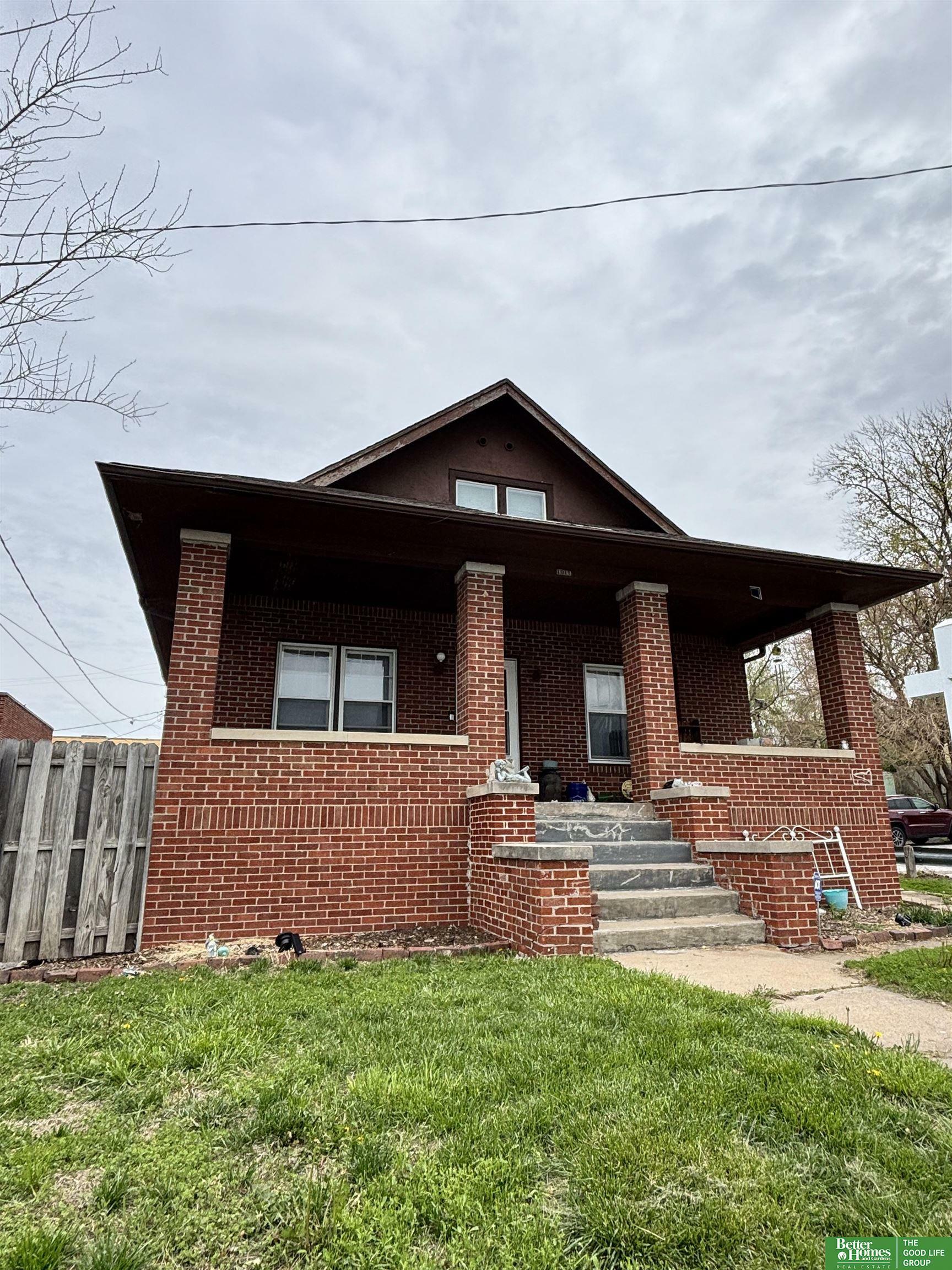 Property Photo: 1911 S 50 Street NE 68106