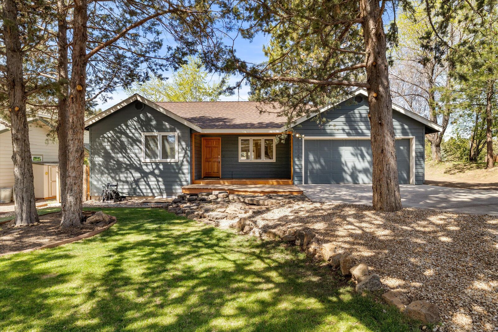 Property Photo: 63045 Moonstone Lane OR 97703