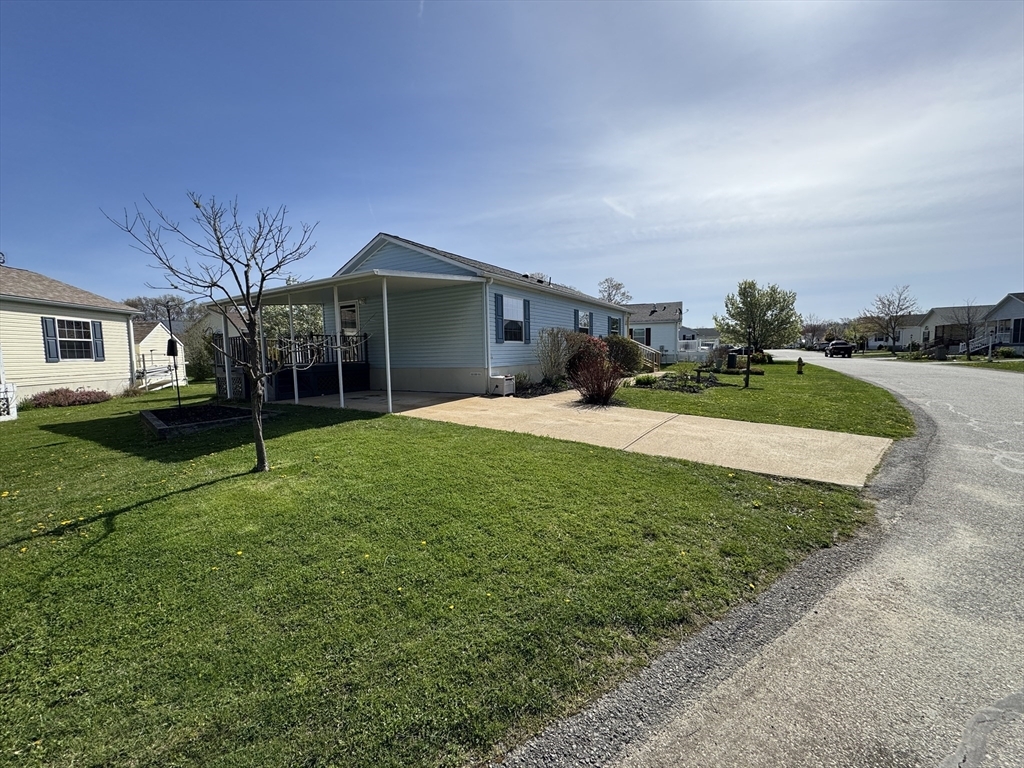 Property Photo:  11 Cardinal Ct  RI 02878 