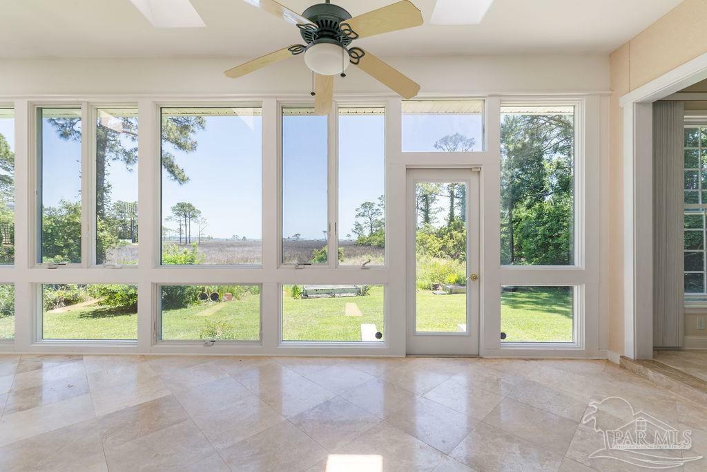 Property Photo: 421 Emerald Pointe Dr FL 32569
