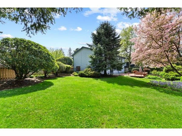 Property Photo: 808 NE 238th Pl OR 97060