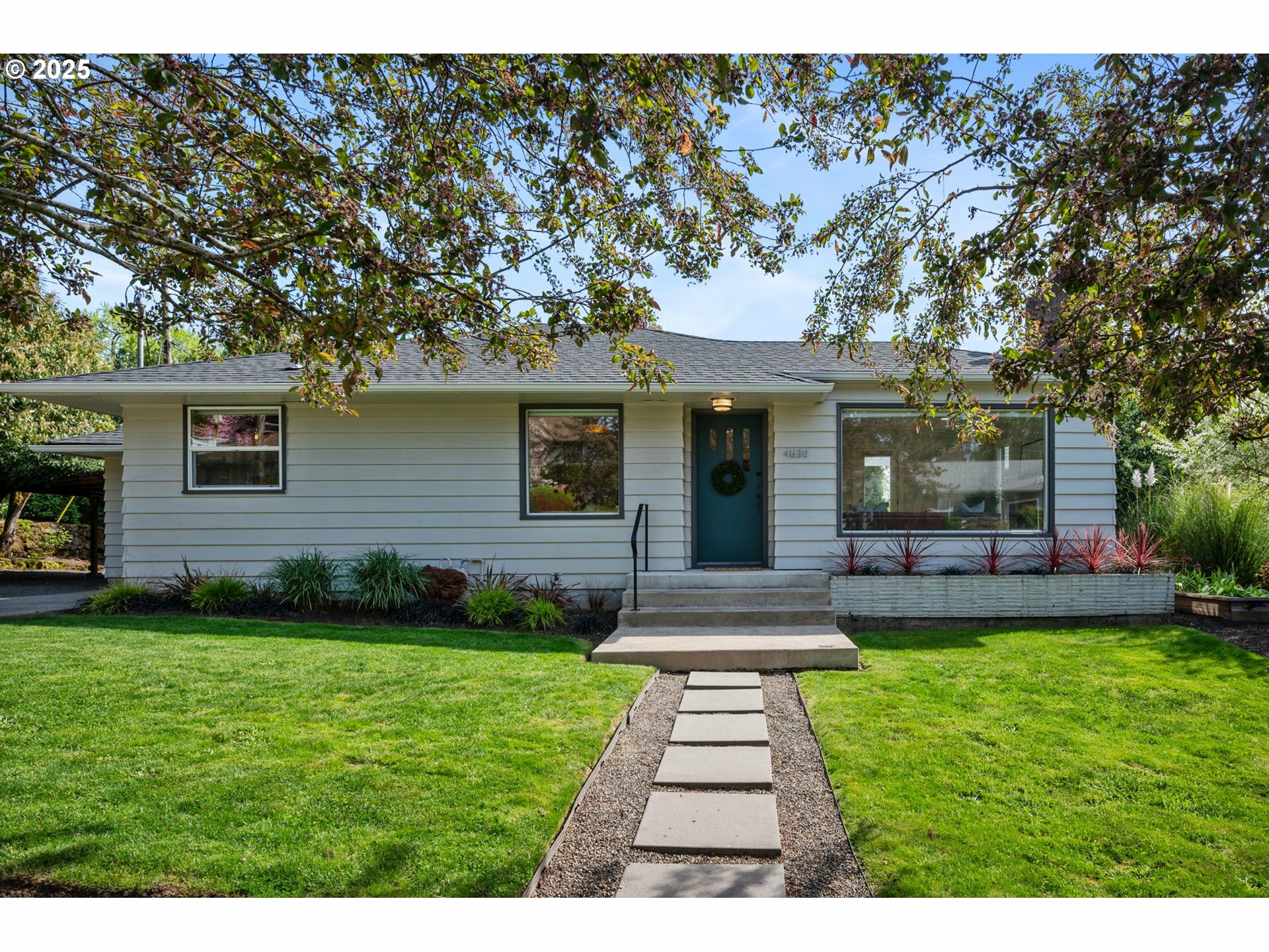 Property Photo: 4630 SW Pendleton St OR 97221