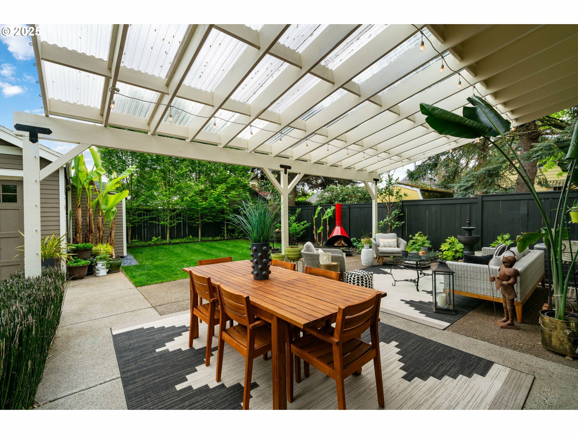 Property Photo: 4928 NE 41st Ave OR 97211
