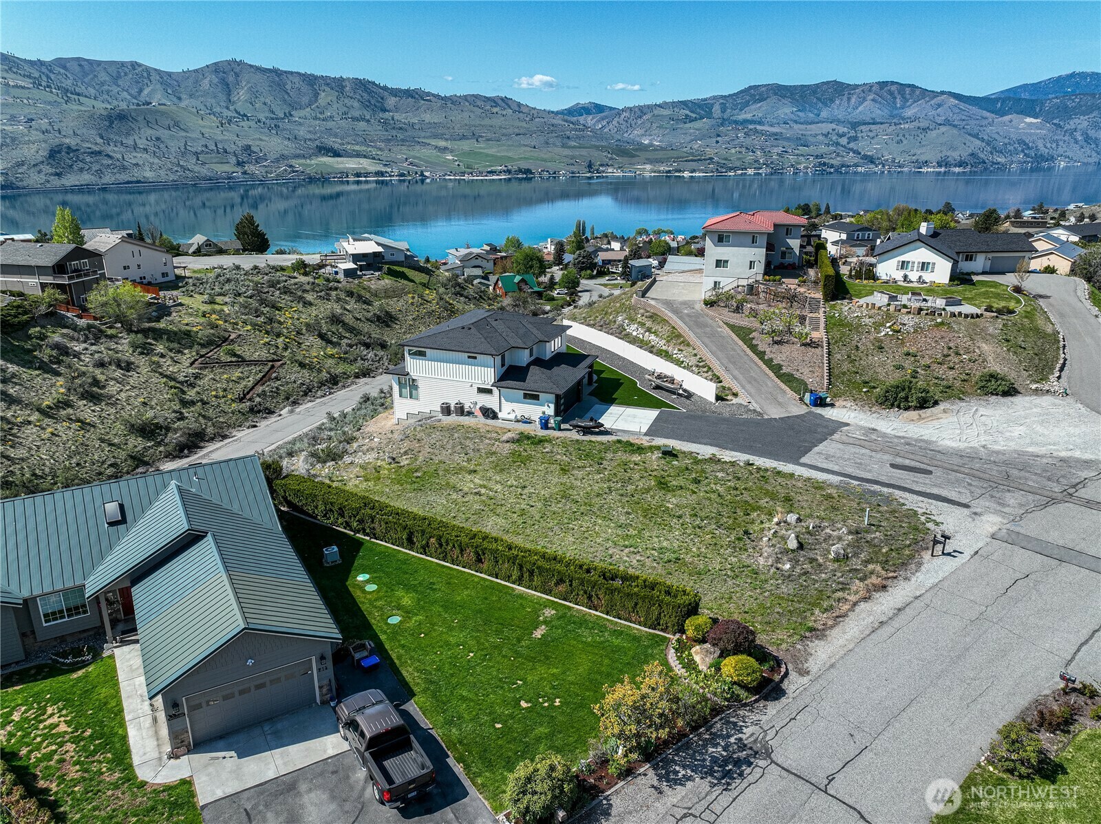 Property Photo: 212 Stehekin Way WA 98816