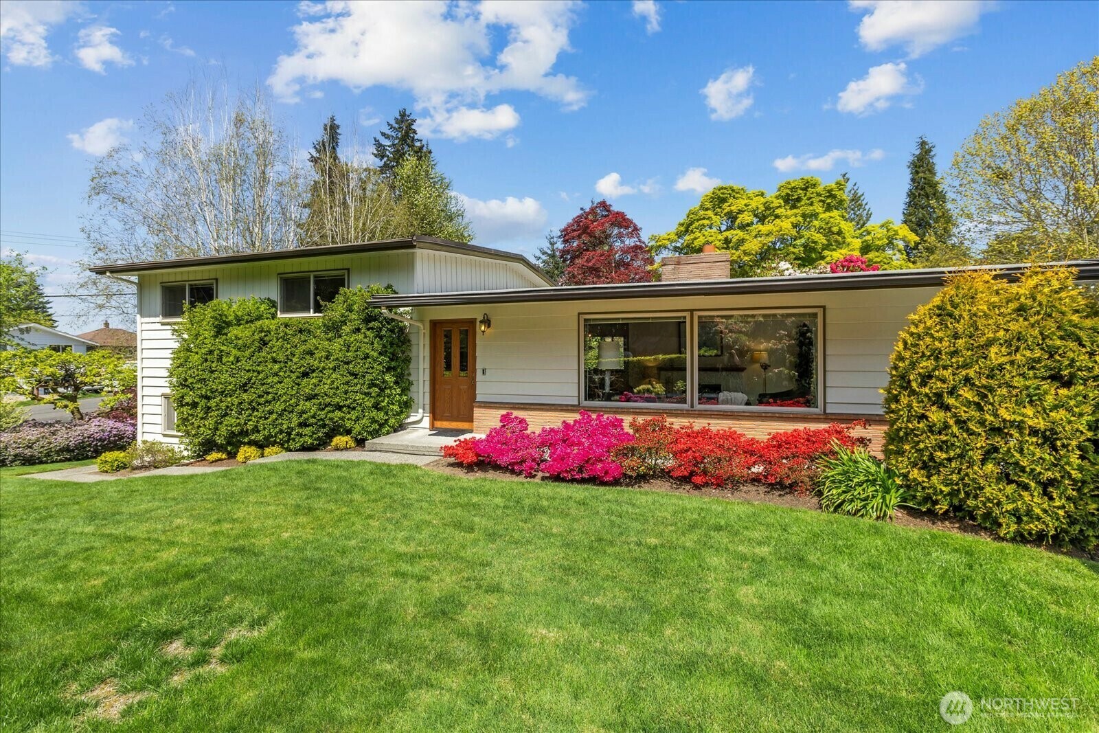 Property Photo: 19127 92nd Avenue W WA 98020