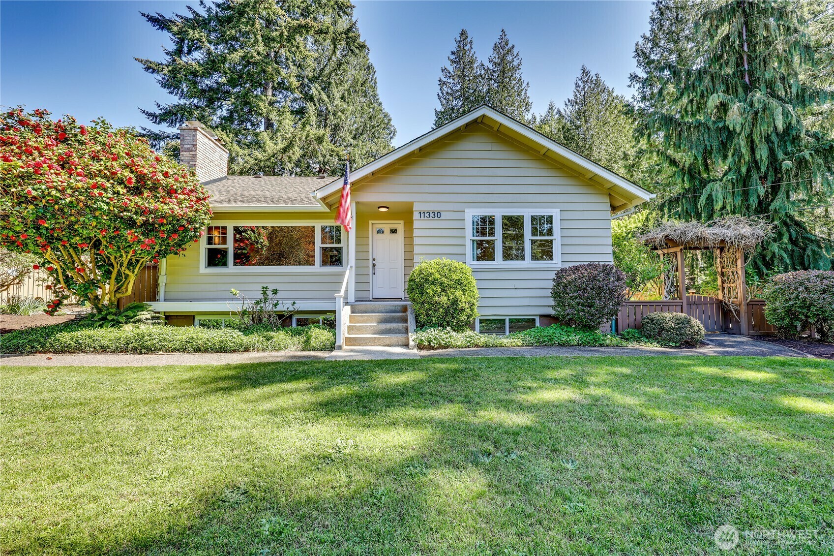 Property Photo: 11330 North Madison Avenue NE WA 98110