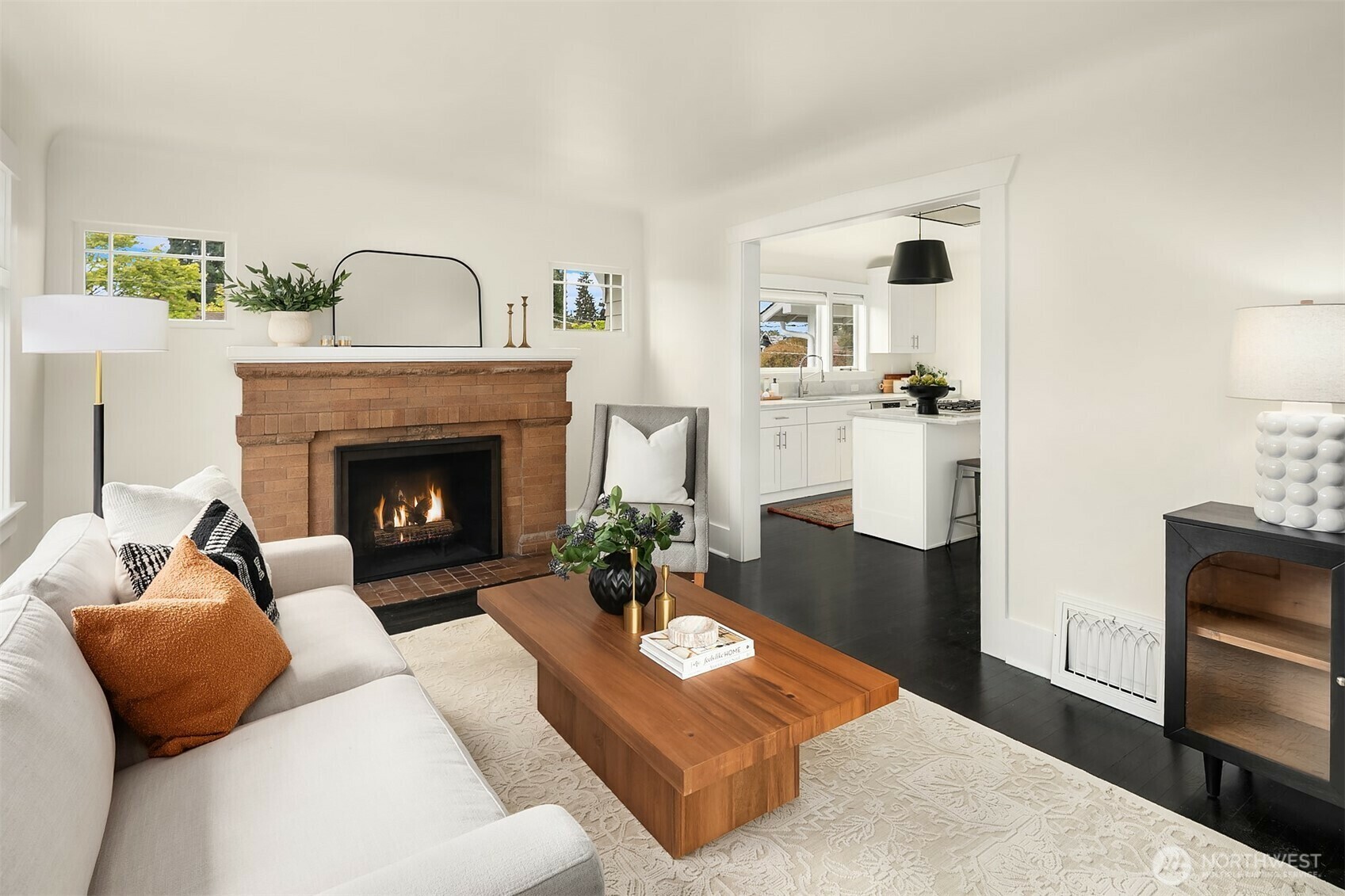 Property Photo: 100 NE 52nd Street WA 98105