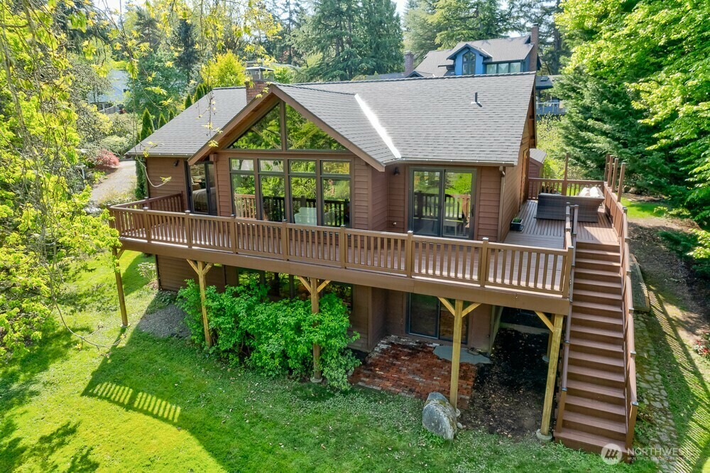 Property Photo: 16522 NE 44th Way WA 98052