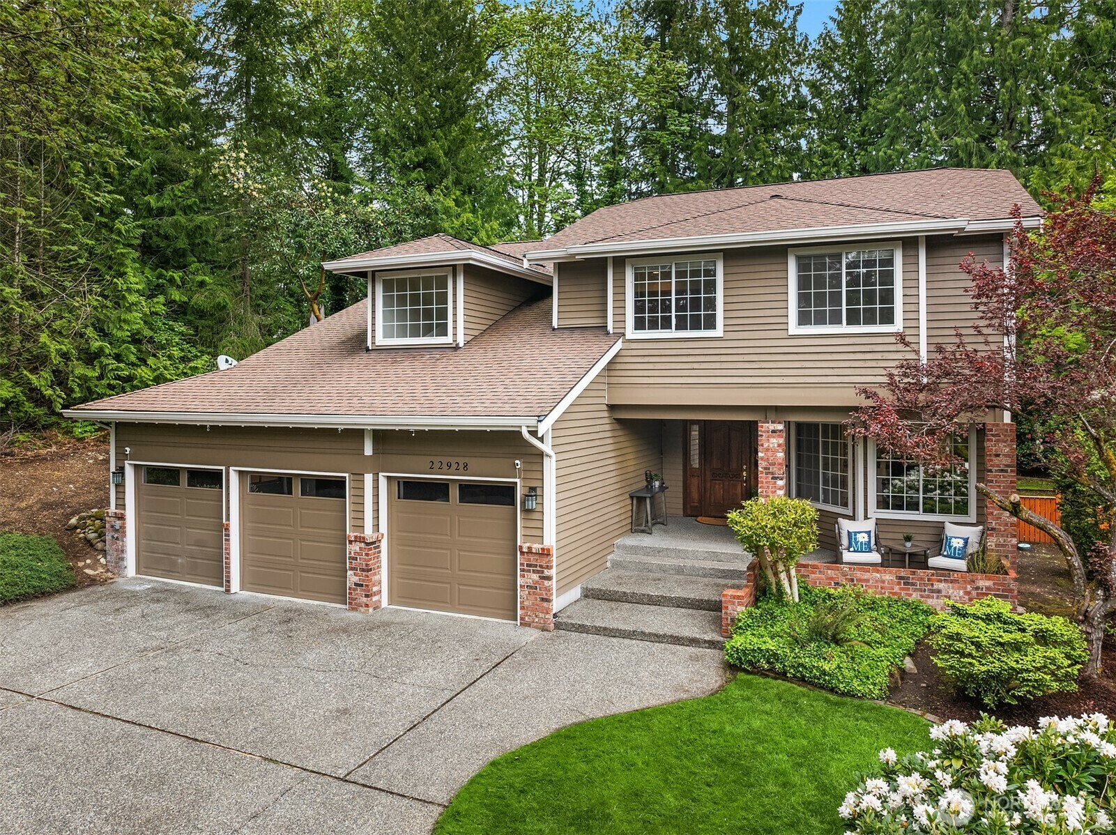 Property Photo: 22928 NE 15th Place WA 98074