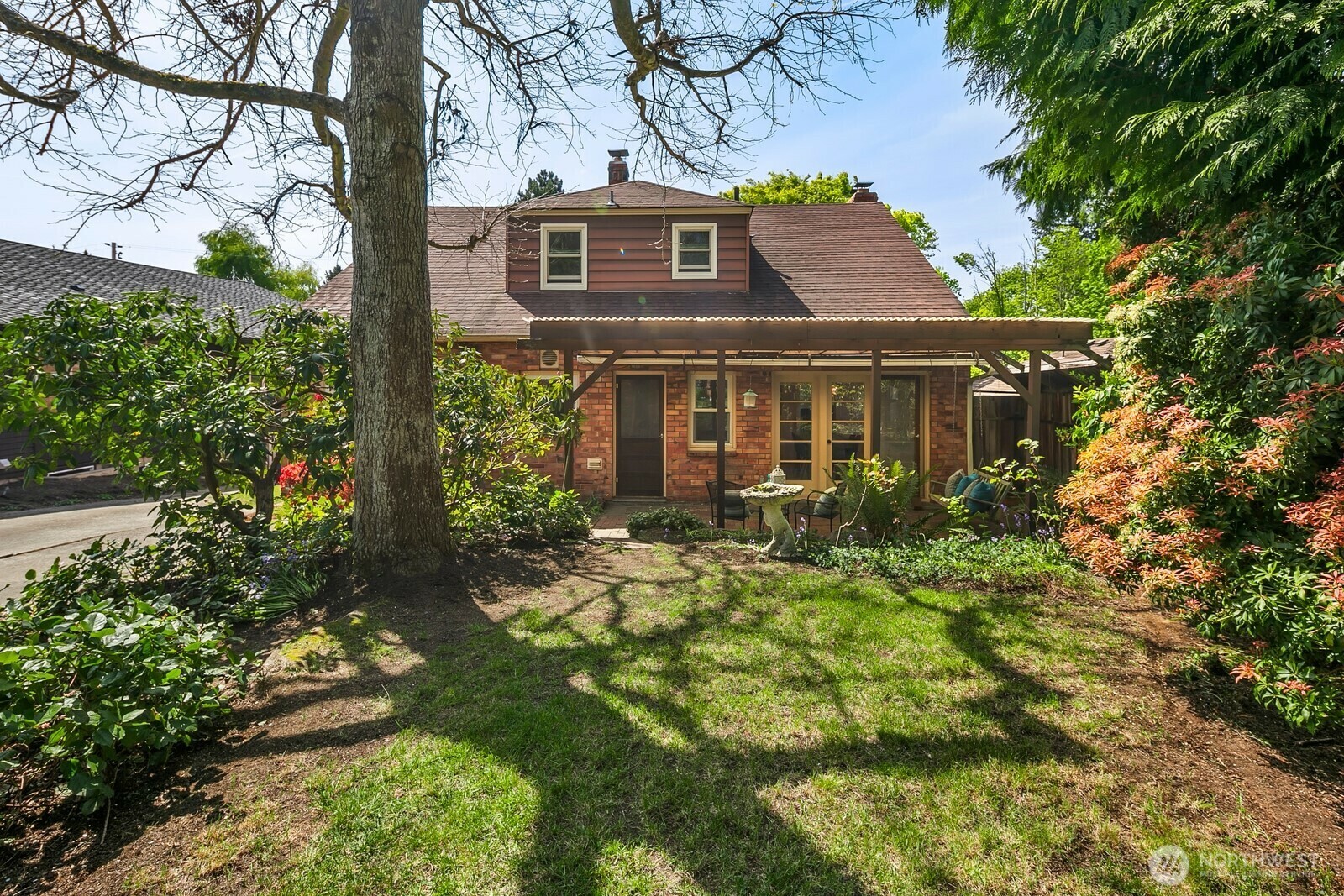 Property Photo: 3536 43rd Avenue W WA 98199