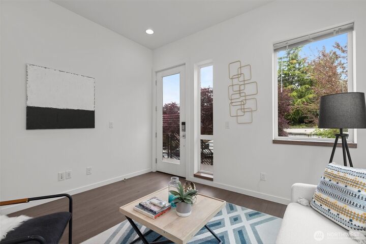 Property Photo:  1507 E Spruce Street  WA 98122 