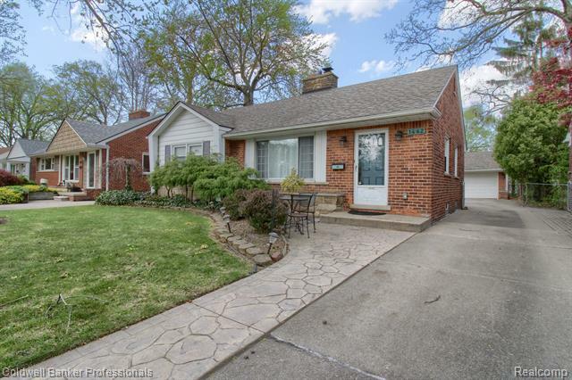 Property Photo: 1442 Sherwood Court MI 48124