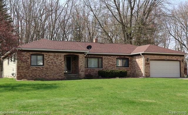 5393 N Dyewood Drive  Flint Twp MI 48532 photo