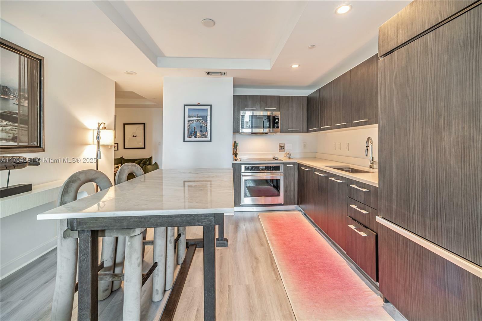 Property Photo: 45 SW 9th St 1204 FL 33130