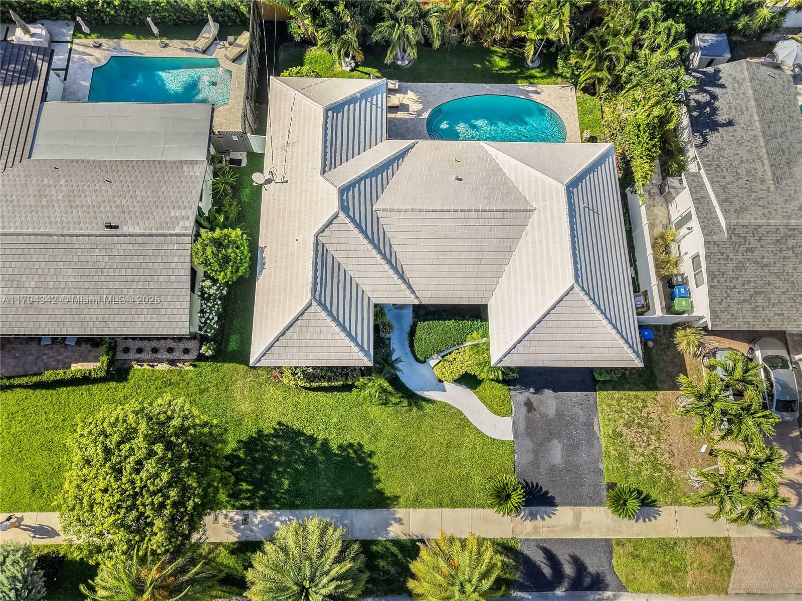 Property Photo: 1851 NE 59th Ct FL 33308