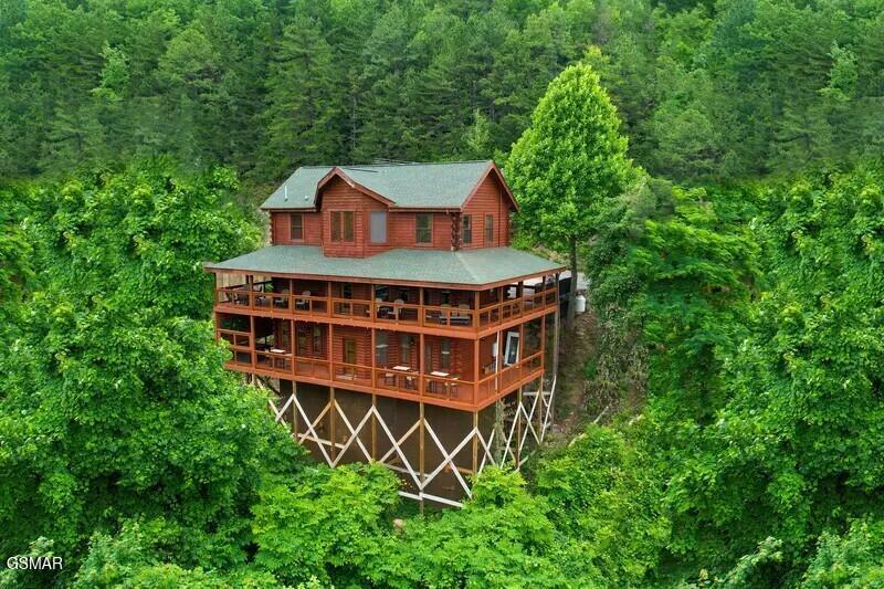 Property Photo: 1215 Ski View Drive TN 37738