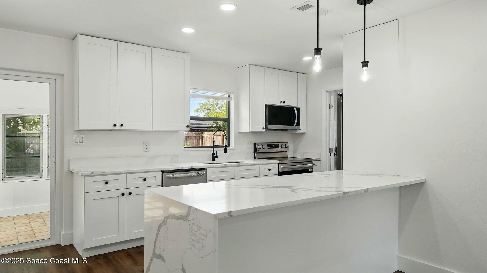 Property Photo:  620 Birchwood Lane  FL 32780 