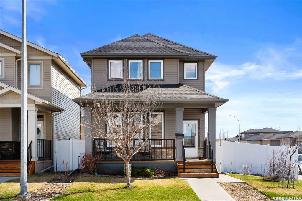 Property Photo: 7525 Oxbow Way SK S4Y 0B5