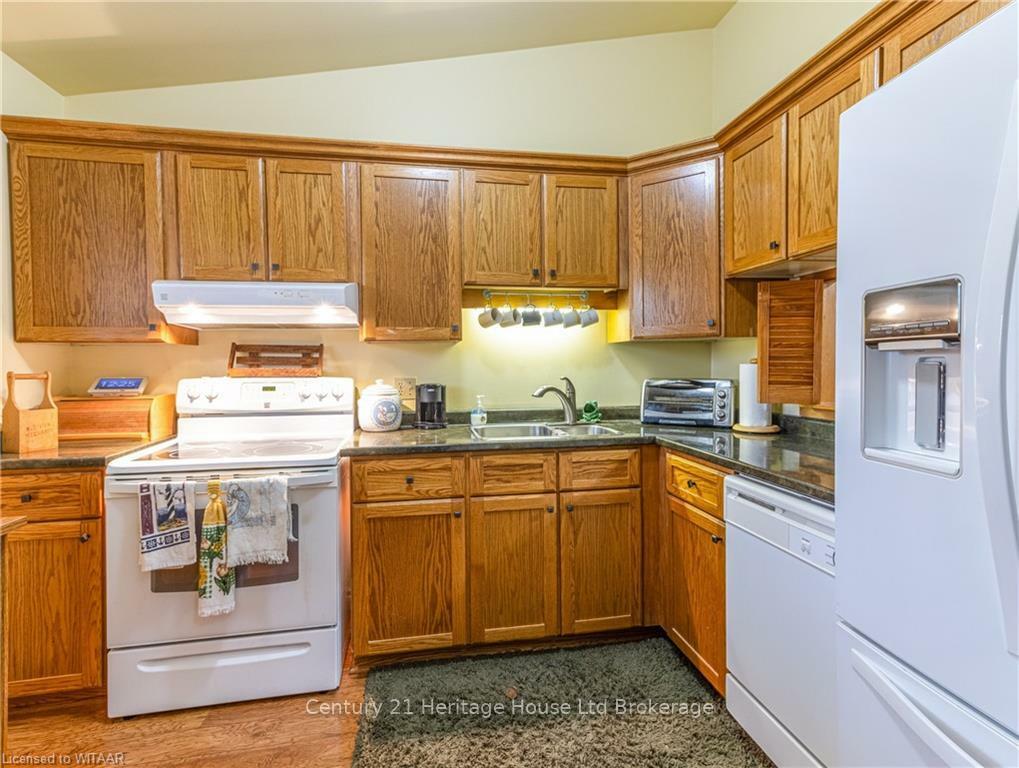 Property Photo: 15 Clear Valley Drive ON N4G 4X9