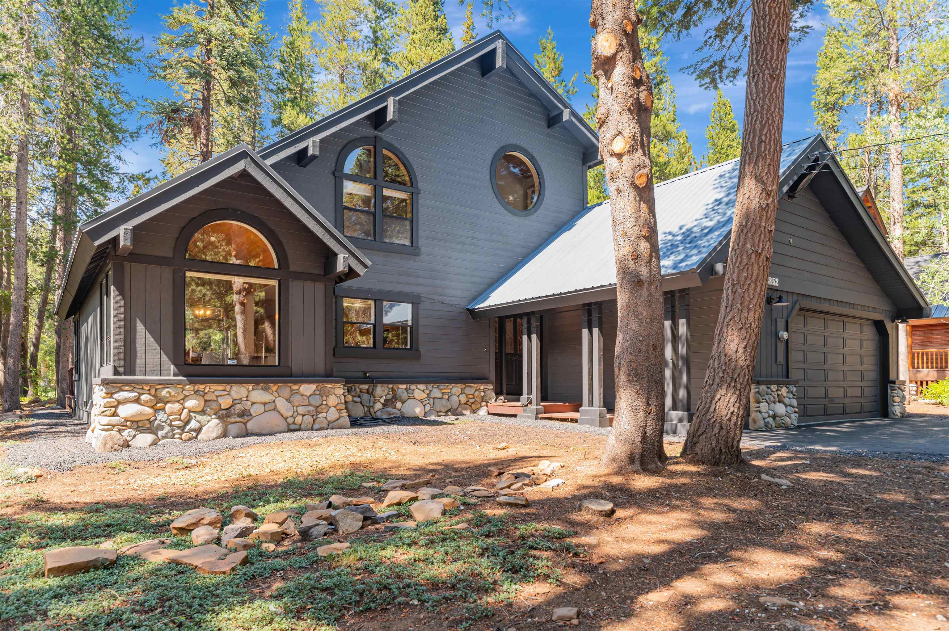 Property Photo: 12852 Skiview Loop CA 96161-6725