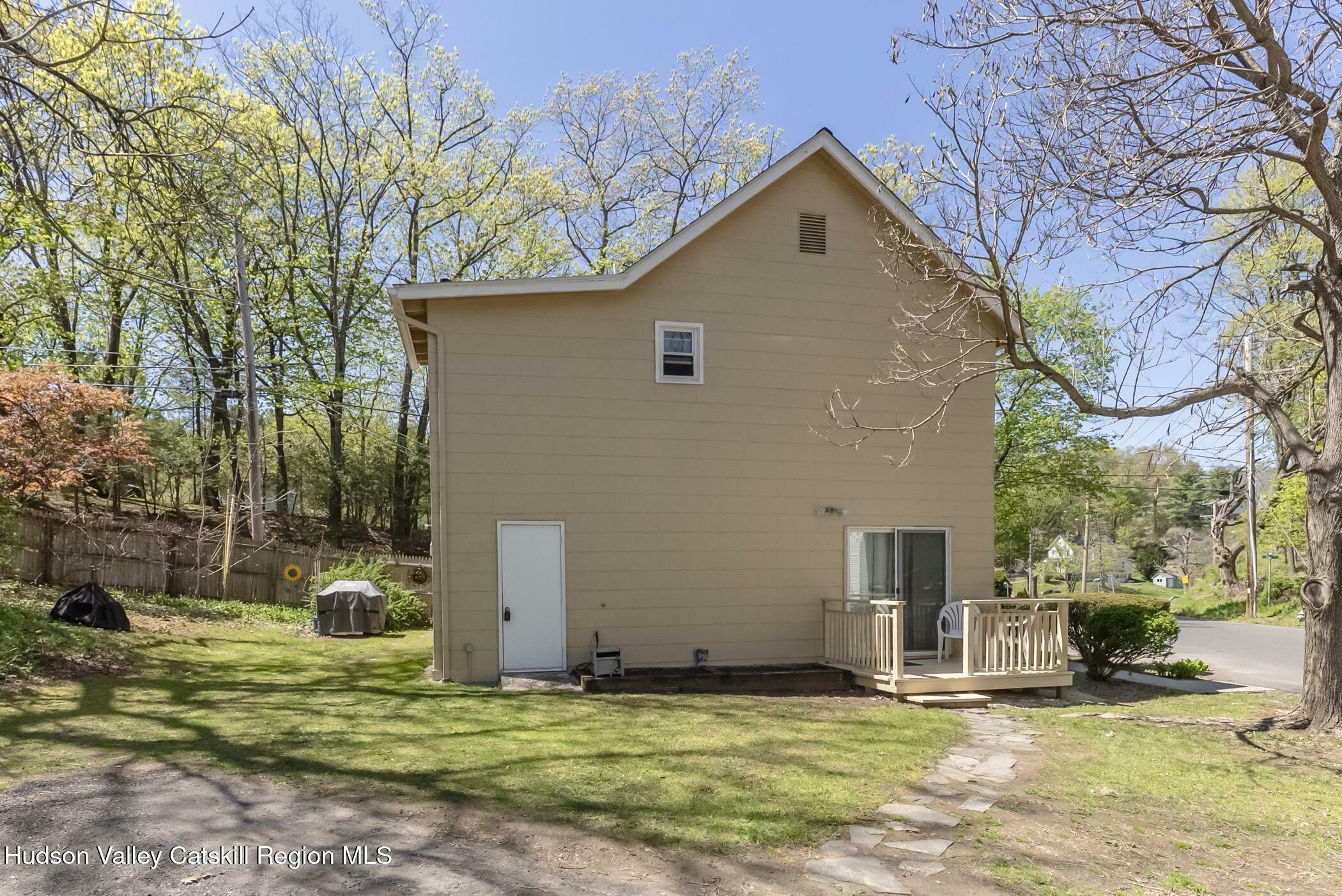 Property Photo: 190 1st NY 12401