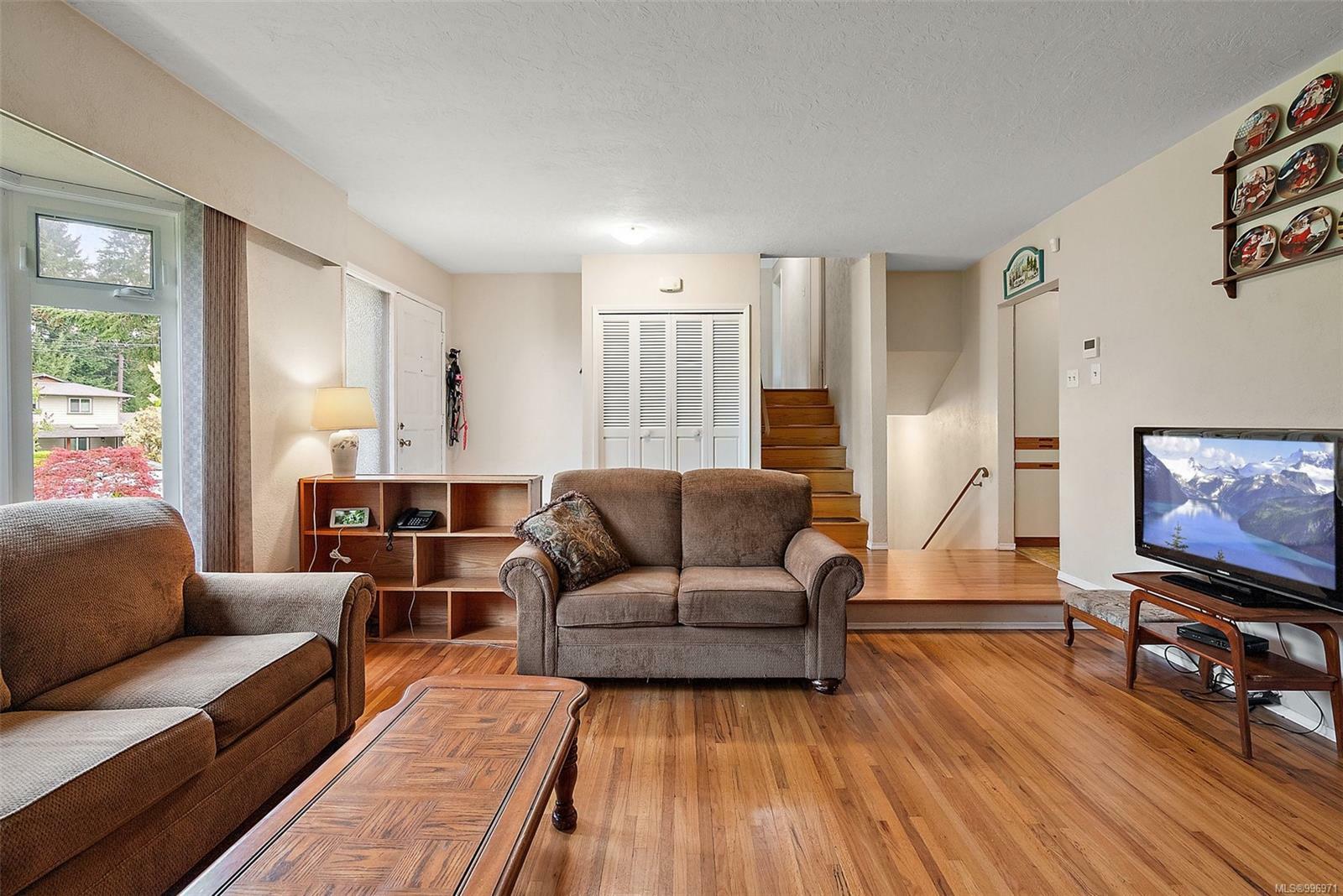 Property Photo: 2273 Aldeane Ave BC V9B 2C8