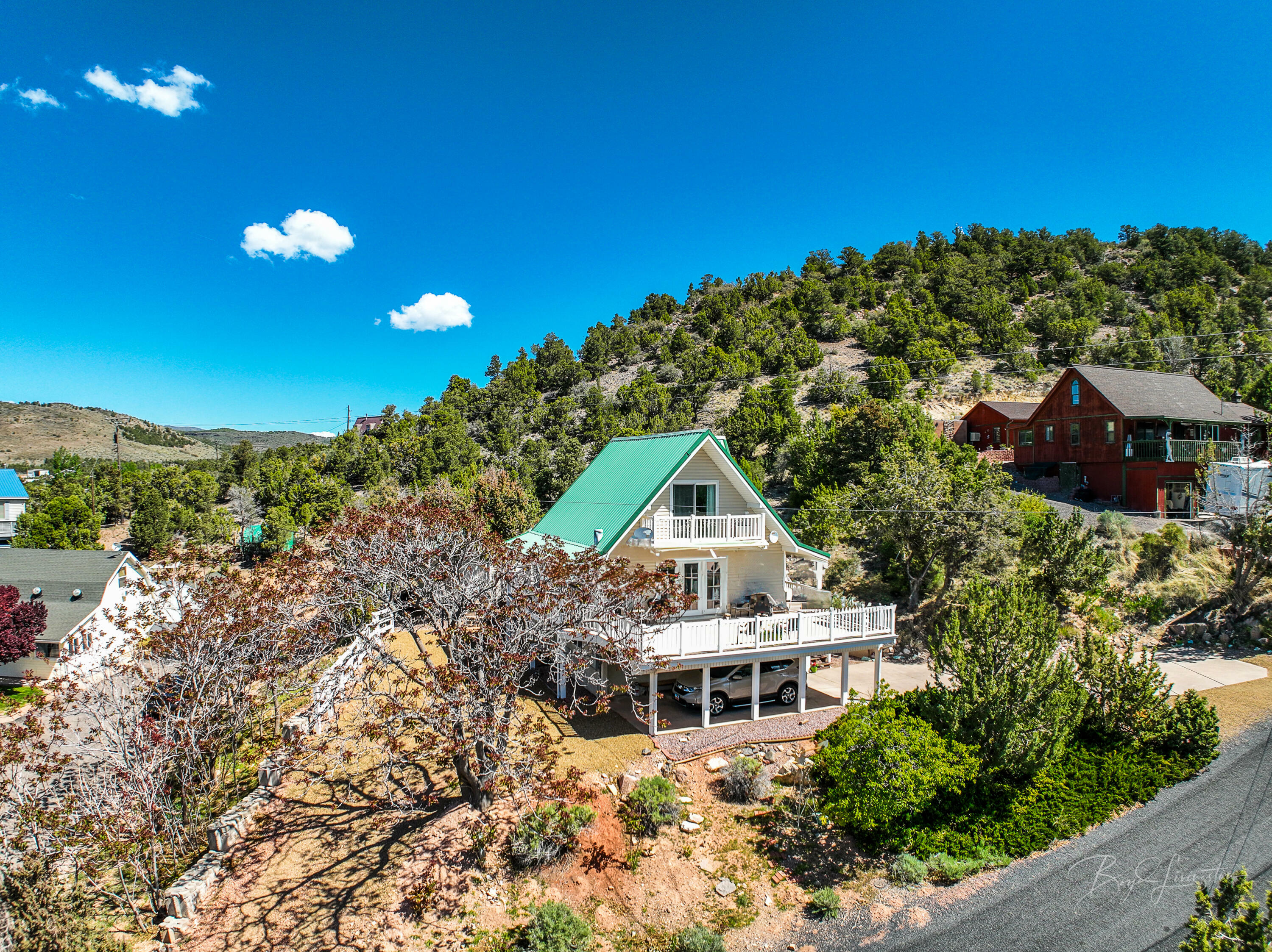 Property Photo: 172 E Red Hill Rd UT 84722